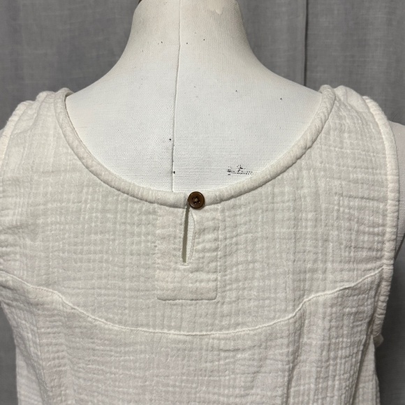 Kuhl “Klover” Organic Cotton Sleeveless-Side Button Detail-Relaxed Fit-M-White - Picture 8 of 15